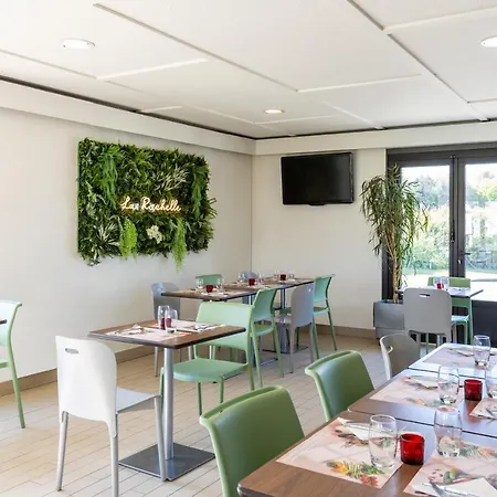 Hotel Campanile Nature - La Rochelle 3*