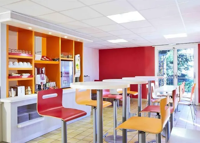 Campanile La Rochelle Nord - Chagnolet Hotel 3*