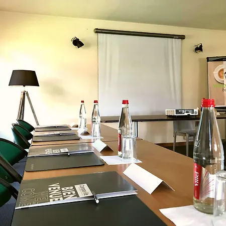 מלון Campanile La Rochelle Nord - Chagnolet 3*