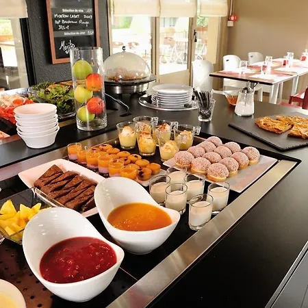 Campanile La Rochelle Nord - Chagnolet מלון 3*